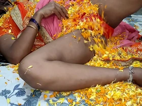 अपनी रांड गर्लफ्रेएंड को सुहागात के दिन पति से पहले चोदा। क्लीयर वॉयस। hd porn easy site