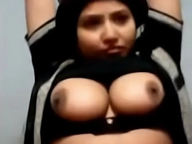 Indian Aunty showing big boobs on cam xxxxxx video.s