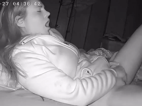 Slut Wakes Up Early Thither Rub Will not hear of Pussy Before Work Obturate ignore Cam porn+videos+russian