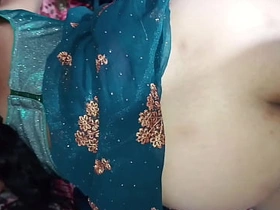 Desi beautiful wife Lalita Lively masti on bedroom with hasband xxx indian couple videos