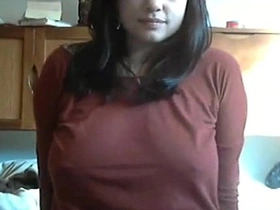 Linda gatinha se exibindo e dan&ccedil;ando para voc&ecirc; saxfelm