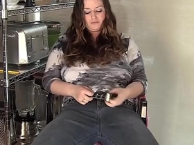 Yanks BBW Jessica Gains Plays With Her Clit xxxxxx hot scene