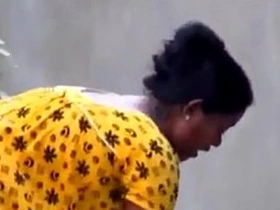 indian couple bathing out side xxxxxx sexy hot girl