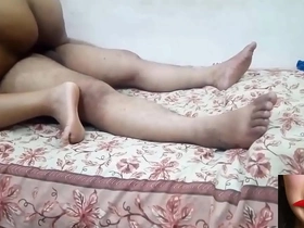 मेरा पेंट खोला सीधे लण्ड पे हमला बोला meagre xxx moms