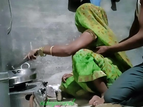 देसी इंडियन भाभी को रसोई में रोटी बना रही थीं उसकी जबरदस्त चोदा हिन्दी क्लियर आवाज में new year 2022 best video bp sexy open bp sexy open