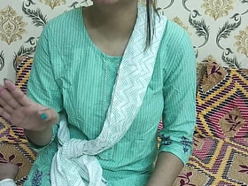 Suteli maa ne pakada range hath suteld bete ko kaam wali ke sath mazee lete hoye in hindi xxx vhabi indian