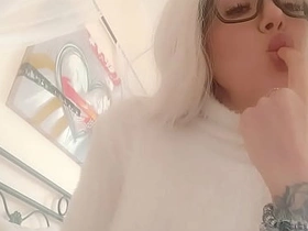 as the crow flies my step aunt has a lot of desire but has no penis to satisfy her ... sanilean xnxx