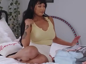 Gia DiBella gets toy stuck, stepdad coupled with doc help extract kiara advani hot xxxxxx