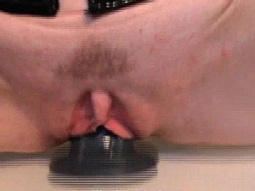 Hot MILF Liz Tyler Fucks her dildo then rubs one out isabella sermon xxx videos