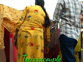 छत पर कपड़े सुखाने गई देसी भाभी को पकड़कर चोद ड़ाला xxx phpto
