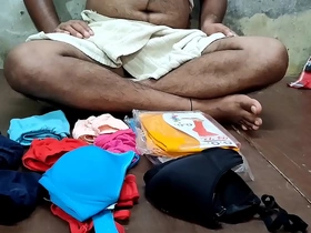 पैंटी खरीदने गही थी तब पैसा नही था तो पैन्टी बेचने वाले  अंकल ने चोदा bhojpuri kajal kumari mms xnxx