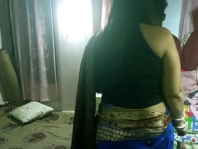 Indian hot MILF Bhabhi amazing sex in the air AC mechanic&comma; Bhabhi proposed for fucking&excl; xe xxxxx