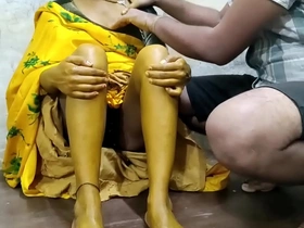 देसी लड़कि को शादी के एक दिन पहले हलदी लगाने के बहाने उसके यार ने चोदा xxx videos indian cute girls mms