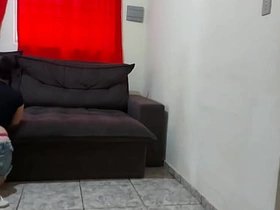 Garota indiana inocente pega assistindo pornografia e fodida pelo padrasto xnxx haind