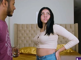 Joven petite de 18 a de vagina rosada es follada por verga negra por salir de fiesta tori black xxx tube