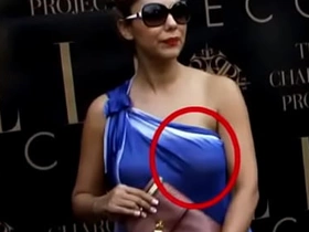gauri khans boobs exposed in public xxx bangla arohi