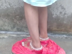 मस्त चूत में उंगली डाल रही थी भाभी sos xxxxxx