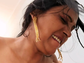 Indian Desi Girl Called Her Neighbor Dwelling and Had Hardcore Sex and Sucked His Penis Hindi Video Viral