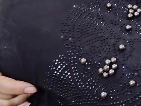 Man From U.s Convinced a Muslim Woman to Show Hairy Armpit