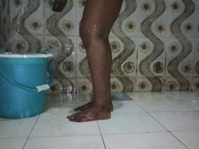Indian Tamil Hot Wife Saranya Bath Show