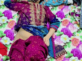 Fingering the Pussy of Indian Bhabhi