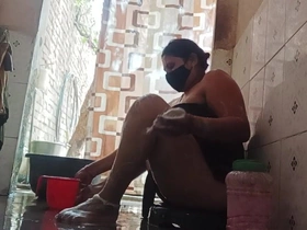 XXX Video of Naked Bhabhi Bathing