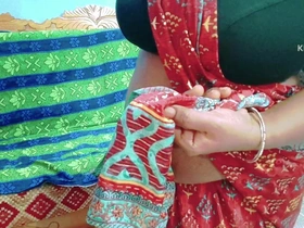 Neighbour Aunty's Hot Navel Suck with Favoured by Desi Boy