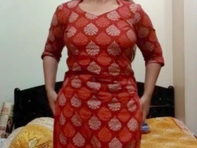 Desi Big Boobs Showing Armpit & Ass