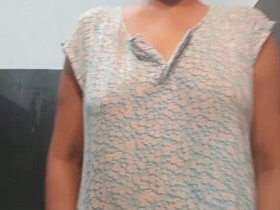 Sri Lankan Woman Seduces Their way Partner via Video Call Until Orgasm Just Love more Big Boobs and Wet Pussy