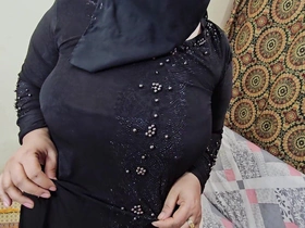 Man From U.s Convinced a Muslim Sweeping to Show Hairy Armpit