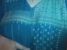 New Bhabhi Having Bare-ass Show with Fingers