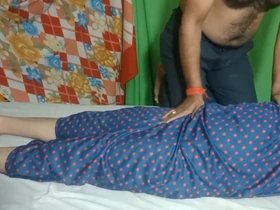 Indian Hot Boudi Unconfirmed Her New Customer superior to before Bed.