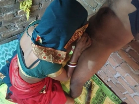 Indian Newly Married Suman Stepmom Dirty Talk with Stepson Sex Video, Desi Indian Tharki Stepson Leman His Hot Stepmom Hindi Mms
