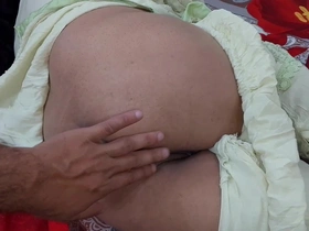 Indian Bhabhi In the near future Invites Secret When No One Is Home - Pinch Ending
