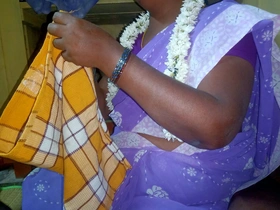 Indian Desi Bhabhi Blowjob in Saree
